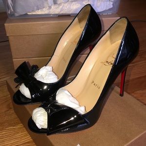 Authentic Christian Louboutin bow black heels 38.5